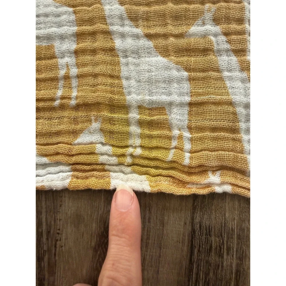 Zebi Baby Organic Cotton Muslin Swaddle Blanket Yellow Giraffe Print 44x44